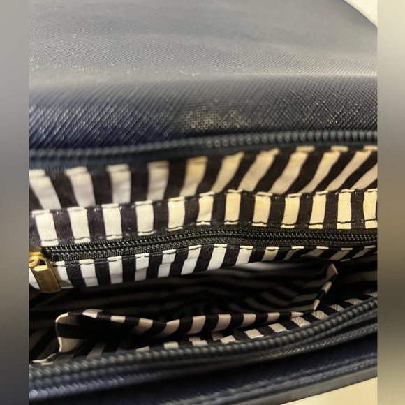 ******SOLD*******Blue hard shell purse - Picture 8 of 14